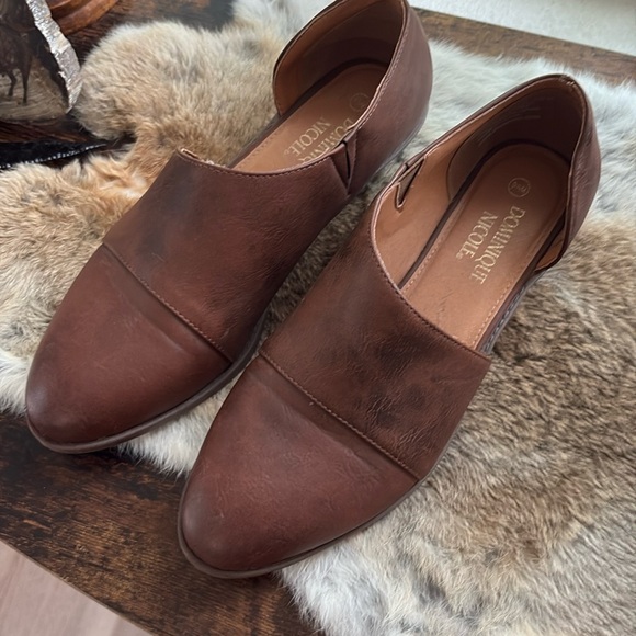 Woman’s shoes - Picture 1 of 2